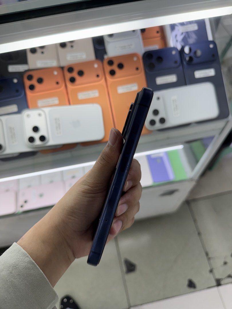 iPhone 17 Pro 512GB Smart Lock No Issue Secondhand (Category: iPhone 17 Series) located in Pasig City. Submitted by FarAndRayShop (Listing ID 1457877330, Image 3). Description: OPEN FOR SWAP/SELLING/BUYING (RFS: Buy and Sell) Price: 65,499 Google Pixel 8 Pro 128GB •FACTORY UNLOCK •NO HIDDEN ISSUES •TEST TO SAWA •Authentic Phone Physical store in Greenhills Shopping Center XD-14 Stall Number Look For Rayray Or Anika NO CASH INSTALLMENT We are open