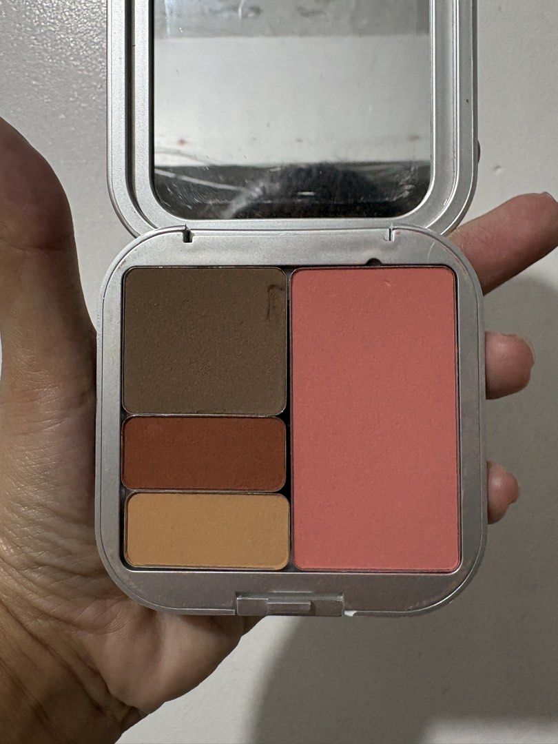 ISSY 4-Color Face Palette (Bronzer, Blush, Eyeshadow) (Category: Makeup) located in Mandaluyong City. Submitted by mikasalamante (Listing ID 1457890680, Image 3). Description: Issy Palette ₱250 Gotyme & Maribank MOP only.