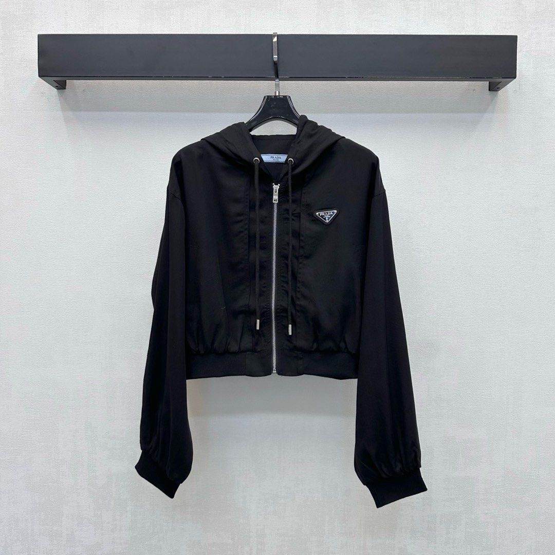 Jacket pdkk4 (Category: Coats, Jackets and Outerwear) located in Singapore. Submitted by yejasmine (Listing ID 1457732349, Image 2). Description: .