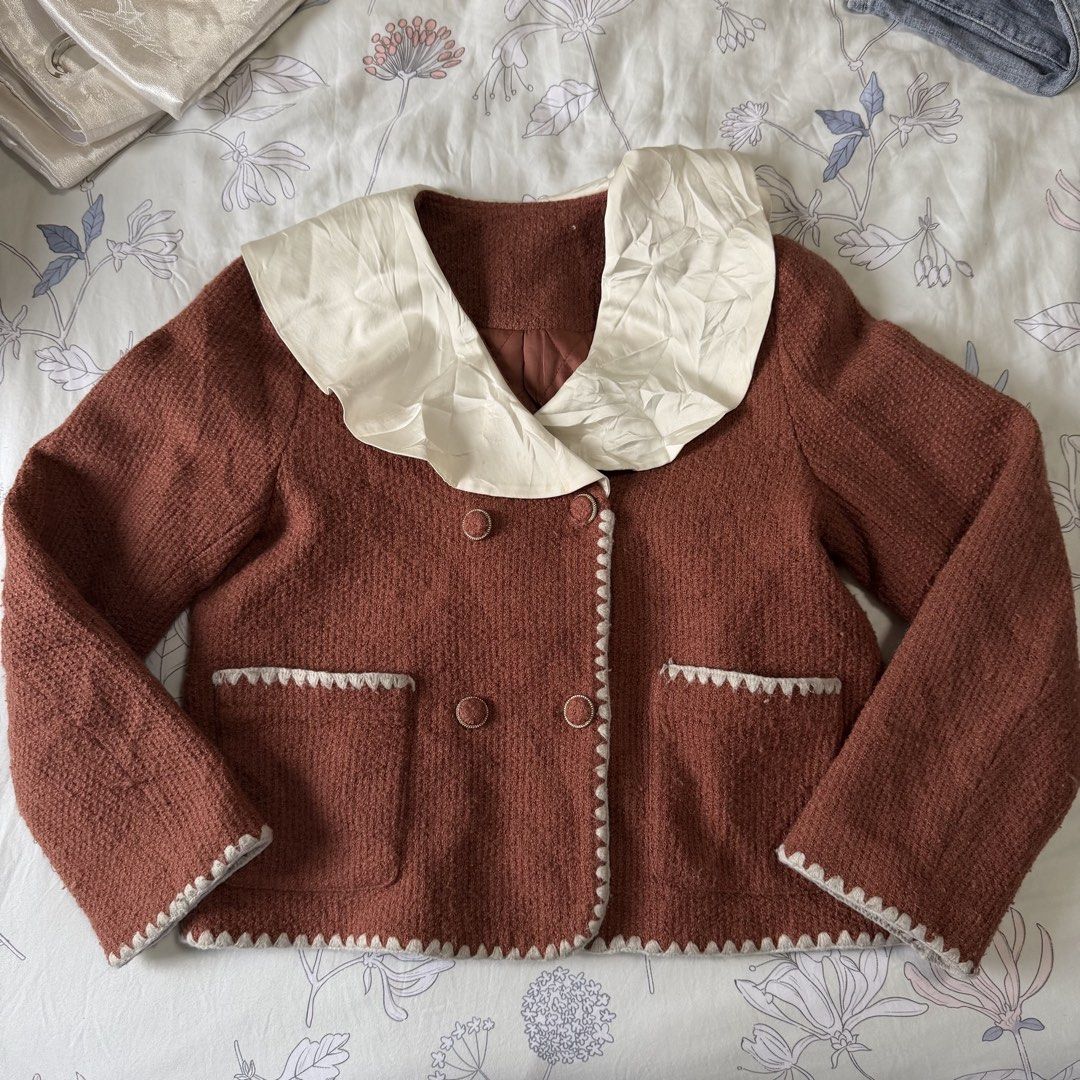 Jackets (Category: Coats, Jackets and Outerwear) located in Singapore. Submitted by shoppebypaj (Listing ID 1457740335, Image 3). Description: .