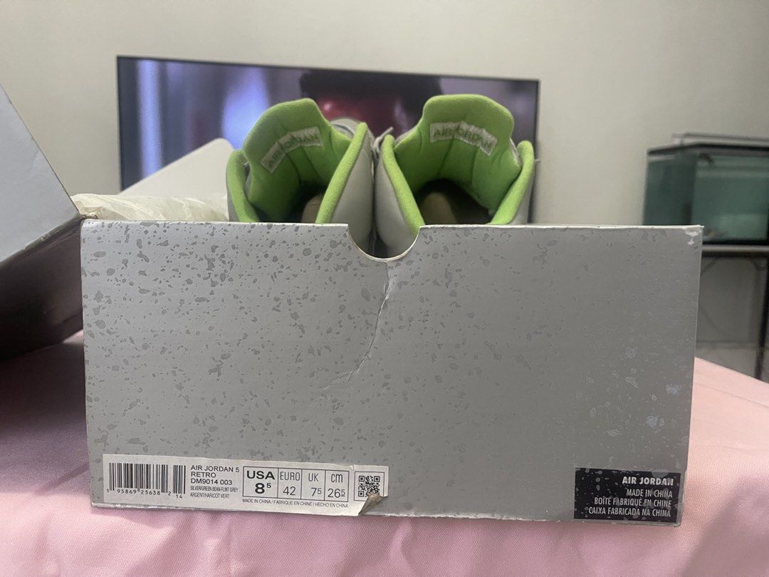 JORDAN 5 GREEN BEAN authentic (Category: Sneakers) located in Taytay. Submitted by jelacc (Listing ID 1457744068, Image 3). Description: rfs: need cash bought in BGC TAYTAY area check pics for details.