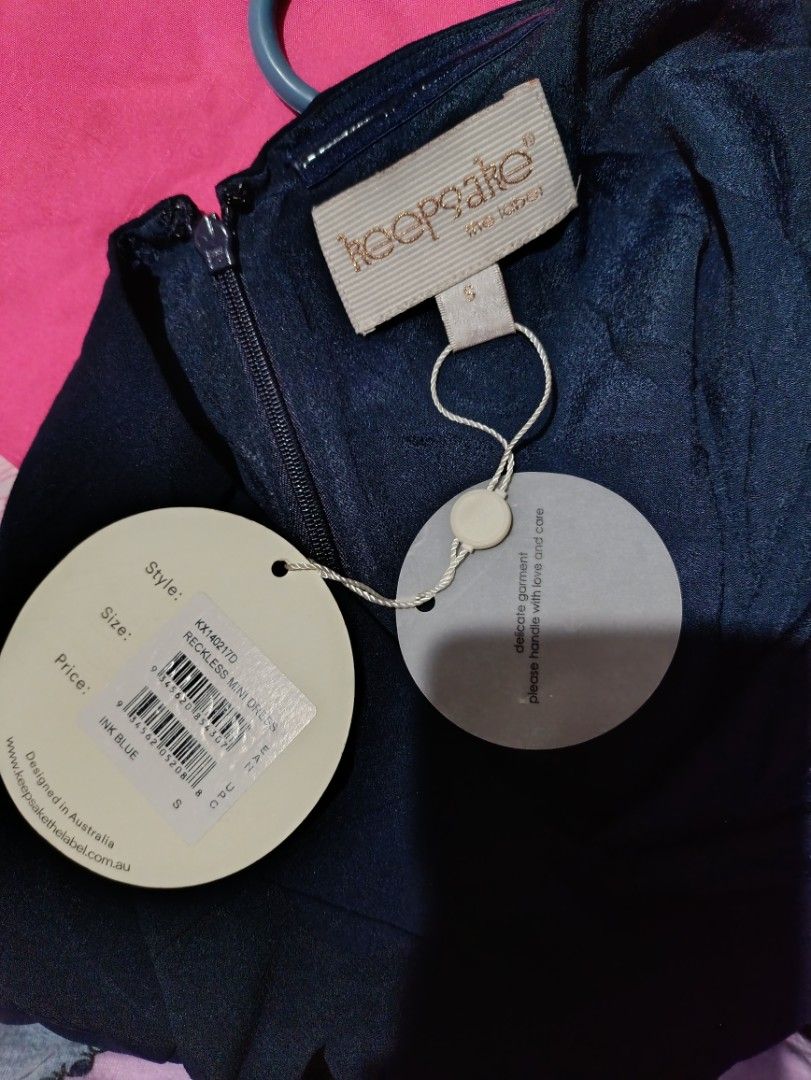 keepsake the label dark blue halter sheer mini dress (Category: Dresses) located in Pateros City. Submitted by amj_amj (Listing ID 1457775080, Image 3). Description: .