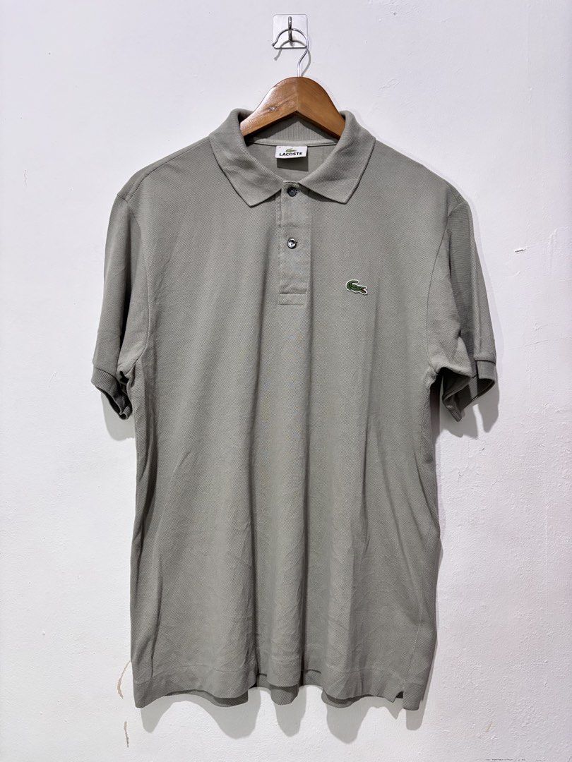 Lacoste Polo Shirt (Category: Formal Shirts) located in Pontevedra. Submitted by _miles001 (Listing ID 1457796746, Image 1). Description: 21x28 dimes 9.5/10 cr excellent condition no issue.
