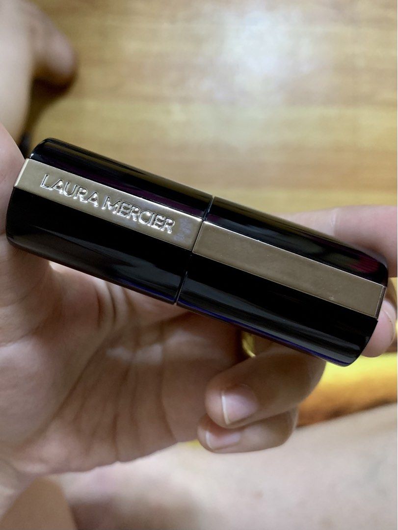 Laura Mercier caviar smoothing matte lipstick (Category: Makeup) located in Manila. Submitted by luxelooks.cloud (Listing ID 1457729388, Image 1). Description: Swatch on hand Good as new Shade: brown suede.