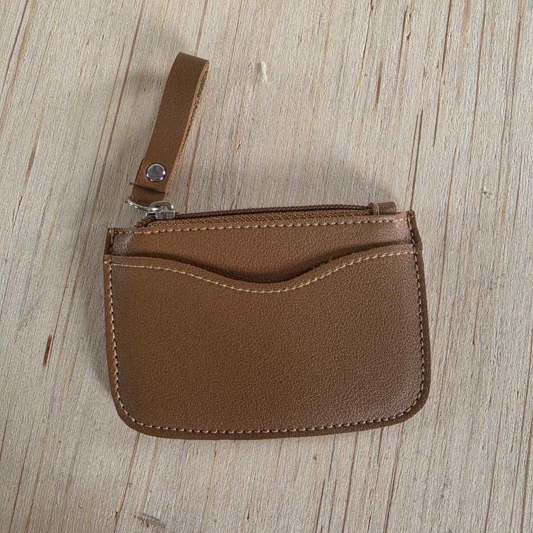 Leather Coin Purse Wallet (Category: Wallets & Card holders) located in Pasig City. Submitted by aerasdrafts (Listing ID 1457758789, Image 1). Description: As is..
