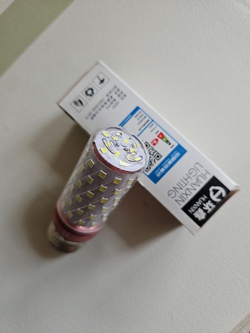 LED 燈泡 （分類：燈飾）位於 Hong Kong。 由 skywork88.1 提交（商品編號 1457724388，圖片 3）。簡介： LED燈泡 $5個 有11個。