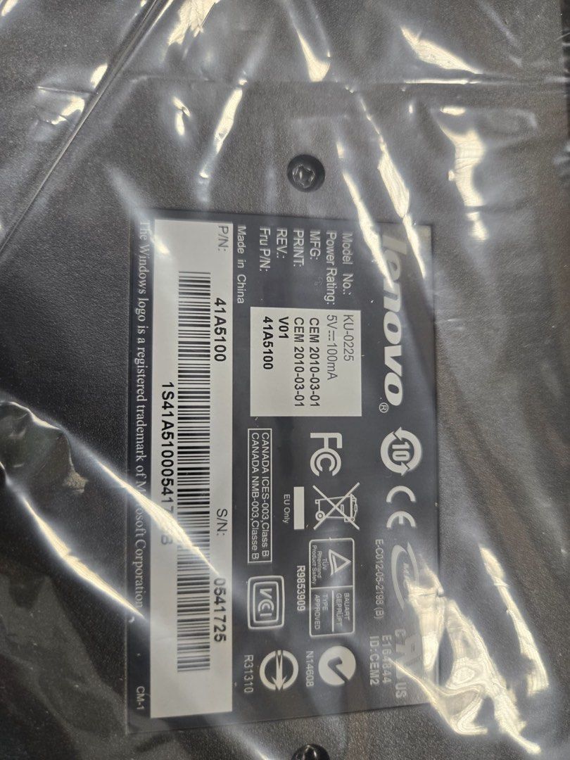 Lenovo KUH025 鍵盤 （分類：電腦鍵盤及相關產品）位於 Hong Kong。 由 7anxq8z6nk 提交（商品編號 1457804215，圖片 2）。簡介： Lenovo 鍵盤，型號 KUH025。Made in China。有數字鍵盤區。。