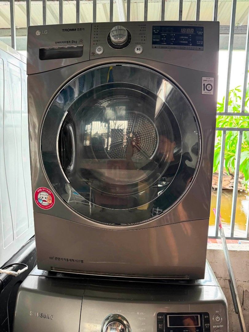 LG Tromm Electric Drryer (Category: Washing Machines and Dryers) located in Bulacan. Submitted by leileilei09 (Listing ID 1457877893, Image 3). Description: - electric dryer - 16kg & 9kg - 220v - in good working condition.