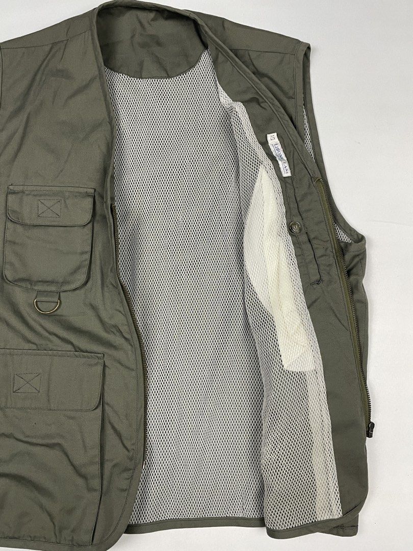LIBONI LANI - Multipocket Vest (Category: Vests) located in Puerto Princesa. Submitted by palawan.swagdealer (Listing ID 1457805273, Image 3). Description: Libon Lani Multipocket Vest Width: 22.5" Length: 25.5" 10/10 color rate Excellent condition Flawless.