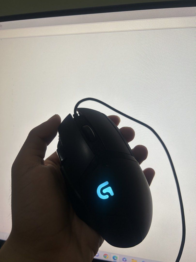 Logitech G402 (Category: Mouse & Mousepads) located in Iloilo. Submitted by stebsells (Listing ID 1457811755, Image 1). Description: .