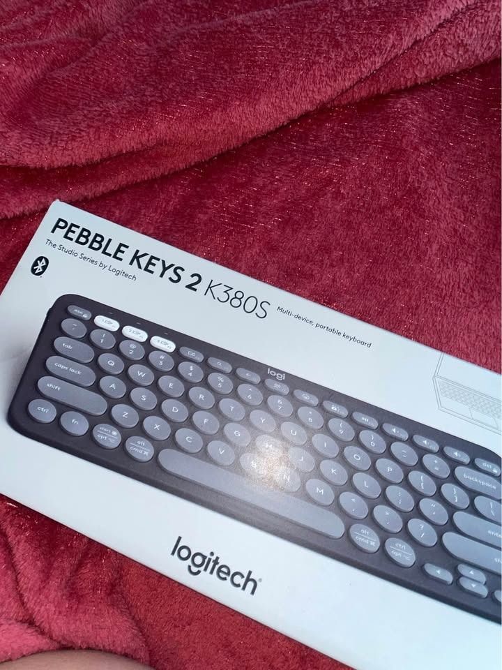WE ACCEPT BULK ORDERS Logitech Pebble Keys 2 K380S Multi-device Portable Keyboard (Category: Computer Keyboard) located in Cainta. Submitted by taluuuuuuh (Listing ID 1457737495, Image 1). Description: - Logitech Pebble Keys 2 K380S (Studio Series) - Multi-device connectivity - Portable and lightweight design - Connects via Bluetooth - Unique round keycaps for a comfortable typing experience - Ideal for on-the-go productivity.