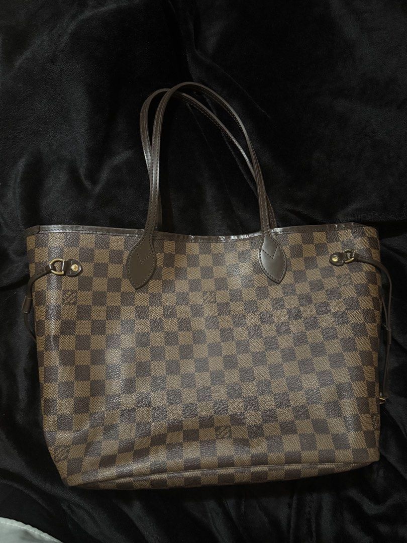 Louis Vuitton Neverfull MM (Category: Luxury Bags & Wallets) located in Manila. Submitted by pialoved (Listing ID 1457759544, Image 1). Description: .