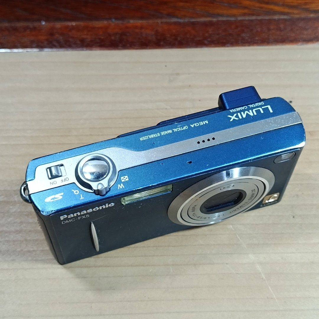 Lumix FX5 Digital Camera (Category: Cameras) located in Las Pinas. Submitted by 84vintage (Listing ID 1457832815, Image 2). Description: Issue : no batteries Ginagamit ito dati pero nawala charger so Hindi na nagamit when the battery ran out of juice. Sold as is where is parin.