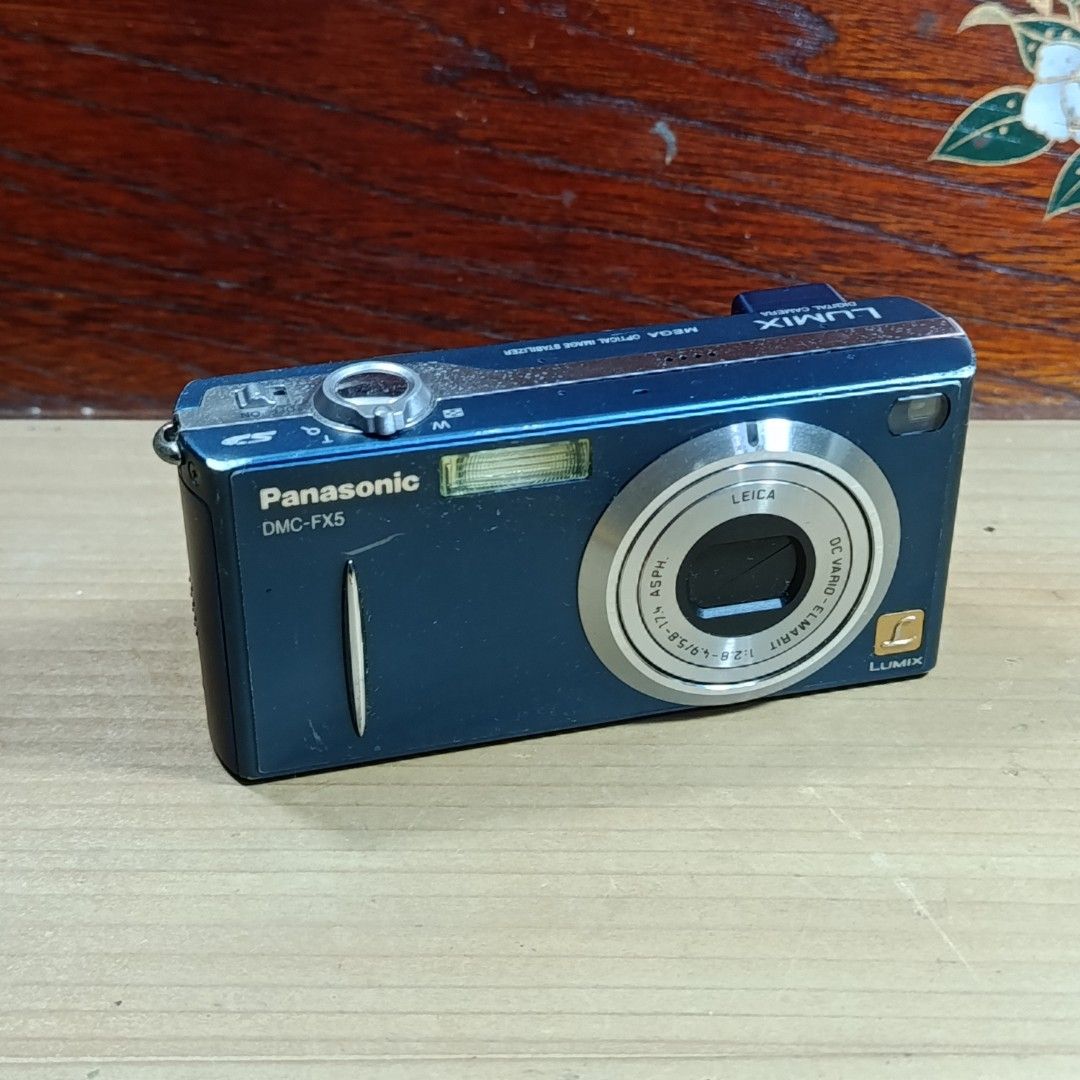 Lumix FX5 Digital Camera (Category: Cameras) located in Las Pinas. Submitted by 84vintage (Listing ID 1457832815, Image 1). Description: Issue : no batteries Ginagamit ito dati pero nawala charger so Hindi na nagamit when the battery ran out of juice. Sold as is where is parin.