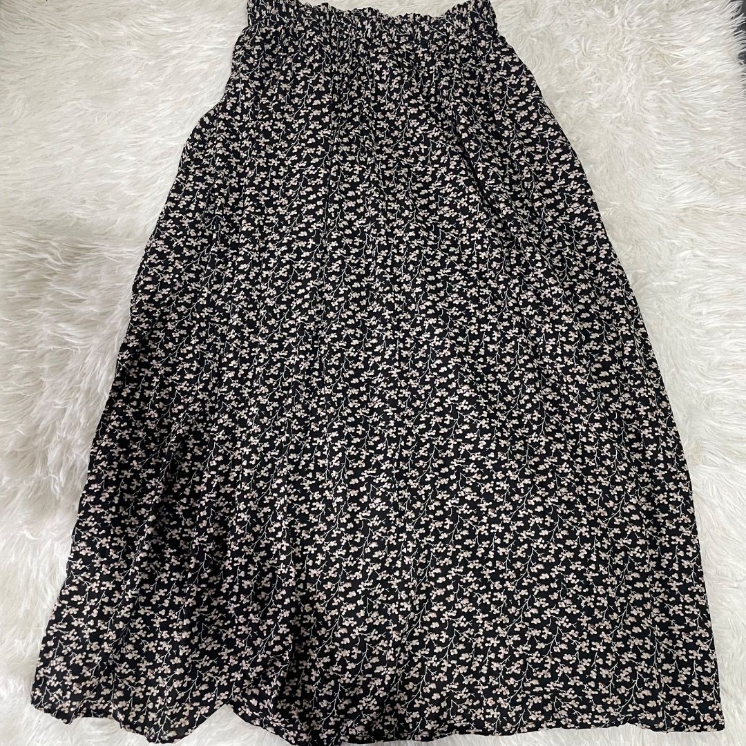 L-XL Maxi Floral Skirt (Category: Skirts) located in Bacolor. Submitted by chicn_classy (Listing ID 1457730238, Image 2). Description: .