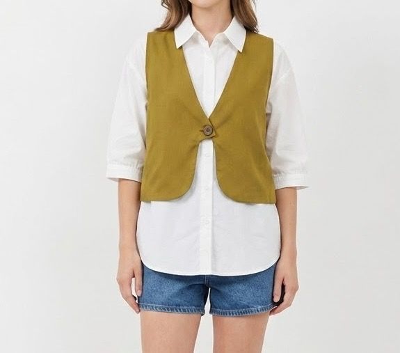 L-XL Polo with Vest Design (Category: Blouses) located in Bacolor. Submitted by chicn_classy (Listing ID 1457717675, Image 1). Description: .