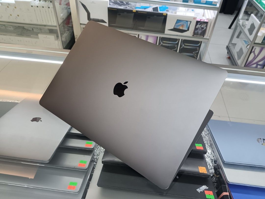 MacBook Pro, 16inch 2019, Core i7 (Category: Laptops & Notebooks) located in San Juan City. Submitted by janley24 (Listing ID 1457738106, Image 2). Description: Available for Bulk Order 30 pcs available stocks MacBook Pro 16inch 2019 - Core i7 16GB Ram DDR4 512GB SSD Storage Cycle Count - 131 Condition - Normal Color - Space Gray 4GB Radeon Graphics We are located here in 2nd floor Greenhills Shopping Center For more information direct message me