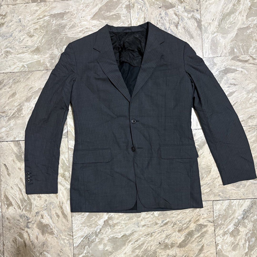 Maison Martin Margiela Early 2000 Blazer (Category: Coats, Jackets and Outerwear) located in Dinalupihan. Submitted by hell.thrift (Listing ID 1457830648, Image 1). Description: Maison Martin Margiela 2000 Autumn/Winter blazer. 22 width 31 length 18 Shoulder All dimes in inches This piece belongs to the iconic era when Martin Margiela himself was actively designing for the house, well before his retirement from fashion in 2008.Key Design Elements