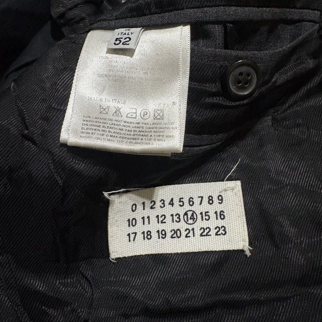 Maison Martin Margiela Early 2000 Blazer (Category: Coats, Jackets and Outerwear) located in Dinalupihan. Submitted by hell.thrift (Listing ID 1457830648, Image 2). Description: Maison Martin Margiela 2000 Autumn/Winter blazer. 22 width 31 length 18 Shoulder All dimes in inches This piece belongs to the iconic era when Martin Margiela himself was actively designing for the house, well before his retirement from fashion in 2008.Key Design Elements