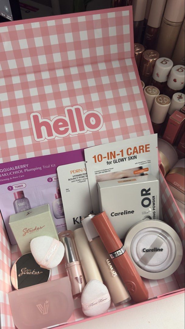 Makeup Bundle Declutter (Category: Makeup) located in Imus. Submitted by skincare_niche (Listing ID 1457743184, Image 2). Description: Picture 1 : > 700 TAKE ALL < picture 2: > 1,200 TAKE ALL ~.