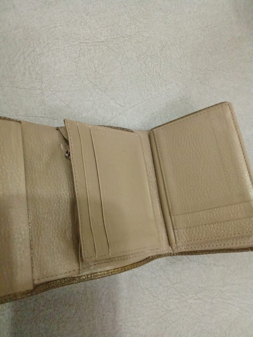 MCM wallets (Category: Wallets & Card holders) located in Seri Kembangan. Submitted by kween25 (Listing ID 1457738464, Image 3). Description: Cream rm100 Pink rm100 Red rm70.