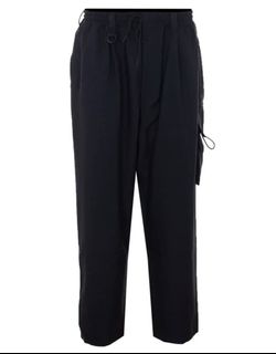 (Category: ) located in . Submitted by luxfashionz (Listing ID 1457807184, Image 1). Description: .