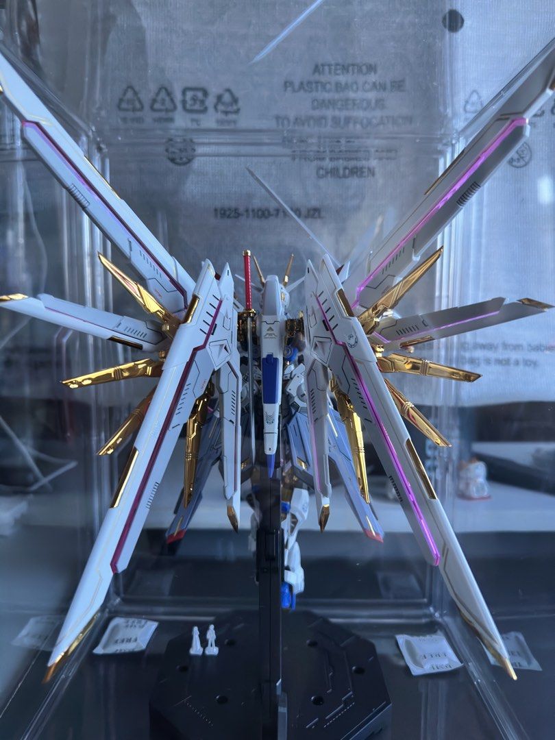 MGEX Mighty Strike Freedom Custom (Category: Action & Battle Toys) located in Makati City. Submitted by .zel. (Listing ID 1457902654, Image 2). Description: MGEX Mighty Strike Freedom Custom Price: 6k Condition: -Like new and complete accessories -Unbuilt SF backpack see photos Payment: Maya QR or BPI QR Meet-up: PM for more information Location: Makati Full commission details: 1. UV matte top coated with Mr Super Clear to prevent yellowing 2. Co