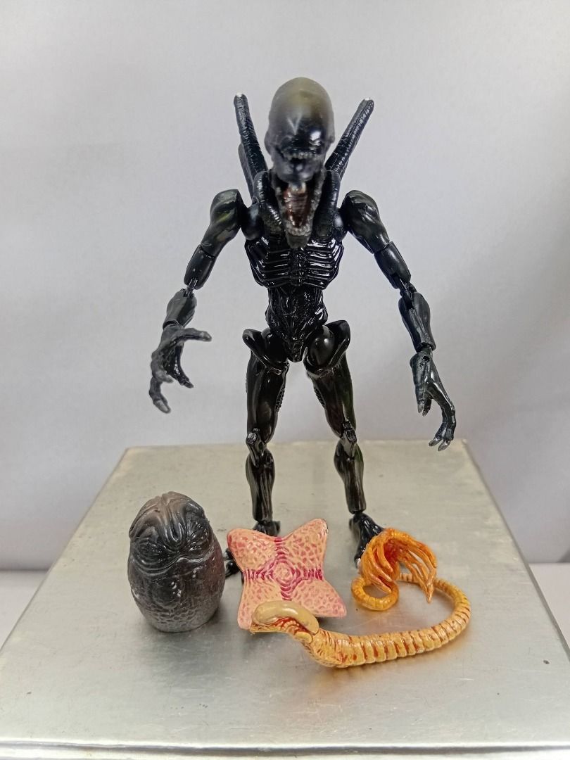 Microman 1/18 Scale Alien vs Predator Set Action Figures (Category: Figurines & Statues) located in Quezon City. Submitted by ToyzzKoleksyon (Listing ID 1457802896, Image 3). Description: Authentic/Branded. -Price: 1,600 SET/2 PCS. -Condition: AS IS. Good. OLD STOCK. -Issue: ALIEN GLUED BOTH FEETS -What you see is what you get. -Please check photos for issues. -Location: Quezon City b118.