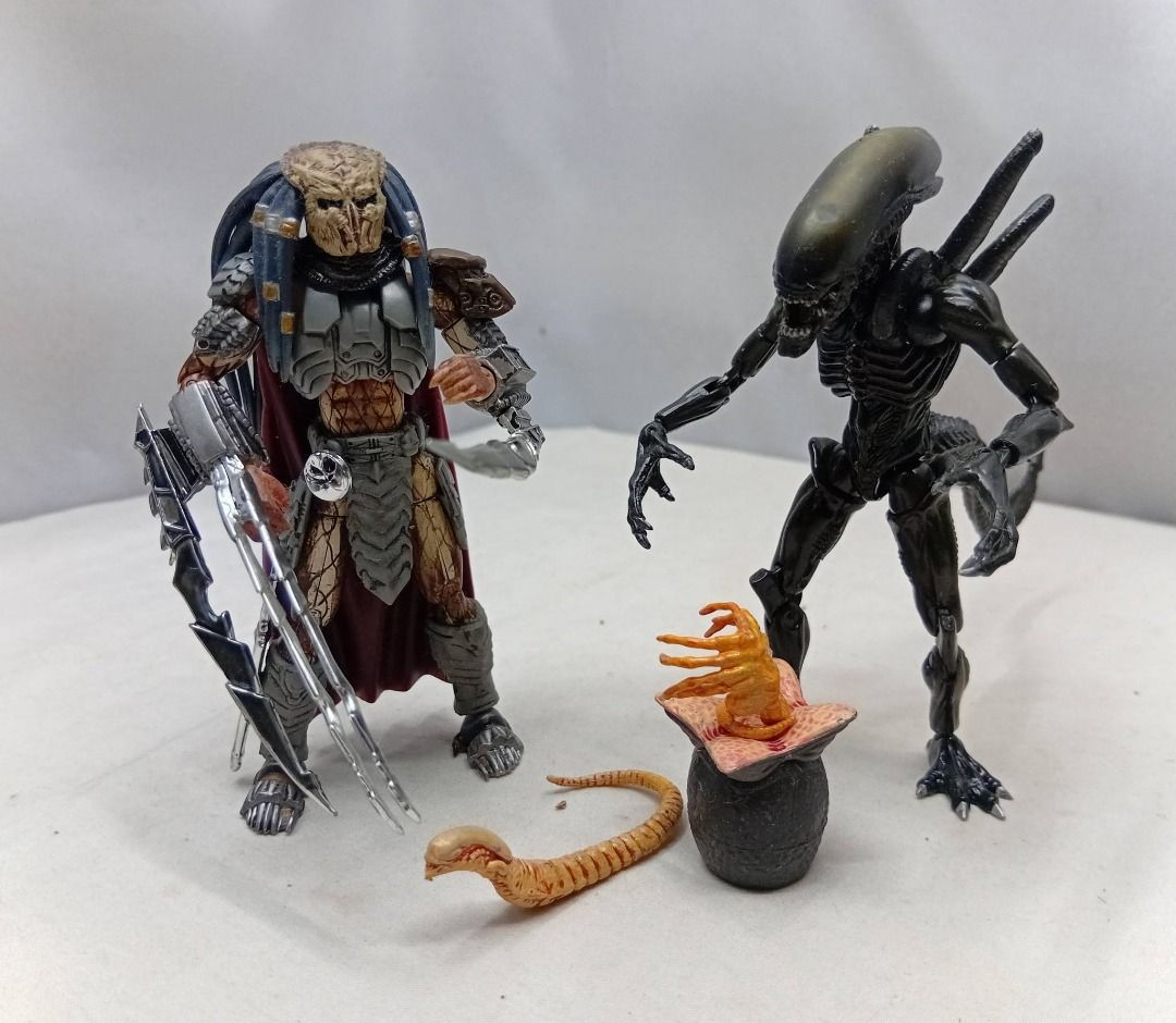 Microman 1/18 Scale Alien vs Predator Set Action Figures (Category: Figurines & Statues) located in Quezon City. Submitted by ToyzzKoleksyon (Listing ID 1457802896, Image 1). Description: Authentic/Branded. -Price: 1,600 SET/2 PCS. -Condition: AS IS. Good. OLD STOCK. -Issue: ALIEN GLUED BOTH FEETS -What you see is what you get. -Please check photos for issues. -Location: Quezon City b118.