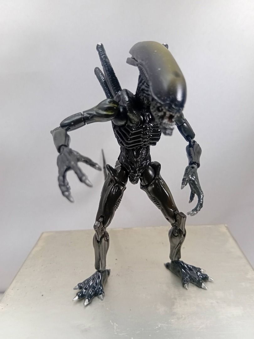 Microman 1/18 Scale Alien vs Predator Set Action Figures (Category: Figurines & Statues) located in Quezon City. Submitted by ToyzzKoleksyon (Listing ID 1457802896, Image 2). Description: Authentic/Branded. -Price: 1,600 SET/2 PCS. -Condition: AS IS. Good. OLD STOCK. -Issue: ALIEN GLUED BOTH FEETS -What you see is what you get. -Please check photos for issues. -Location: Quezon City b118.
