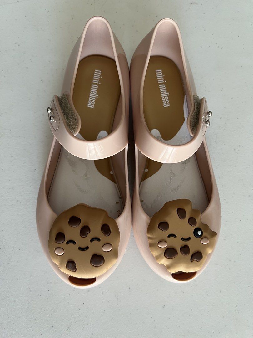 Mini Melissa Ultragirl Candy flats in pink (Category: Babies & Kids Fashion) located in Pasig City. Submitted by fabfabfinds (Listing ID 1457761275, Image 3). Description: Size USA 12 EUR 30 RFS: Outgrown 3rd & 4th picture are Actual Photos Romantic, light and delicate, the Mini Melissa Ultragirl has set off on a journey through a sweet and colorful world. Our favorite candies illustrate these ballerina shoes in three exciting versions: one with 