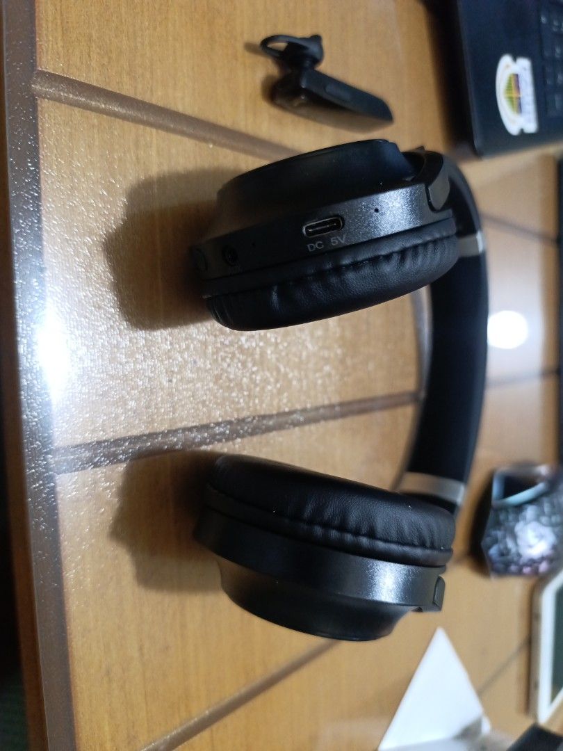 MINISO MCDO2 HEADSET with freebie headpot (Category: Headphones & Headsets) located in Batangas. Submitted by nathan_0782manimtim (Listing ID 1457746316, Image 2). Description: Miniso mcdo2 headset with freebie freebie is the small earpod like from miniso also can meet up at sm sto tomas or sm san pablo can also deliver.