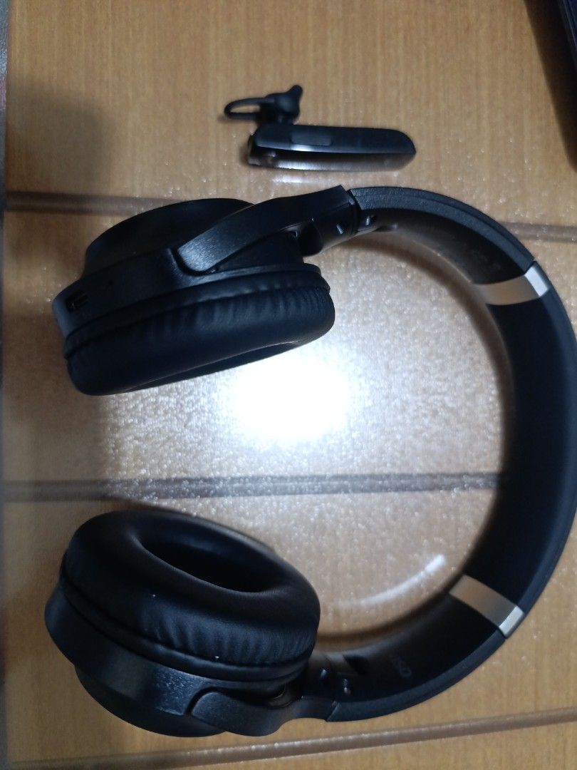 MINISO MCDO2 HEADSET with freebie headpot (Category: Headphones & Headsets) located in Batangas. Submitted by nathan_0782manimtim (Listing ID 1457746316, Image 1). Description: Miniso mcdo2 headset with freebie freebie is the small earpod like from miniso also can meet up at sm sto tomas or sm san pablo can also deliver.