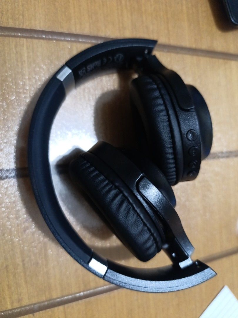MINISO MCDO2 HEADSET with freebie headpot (Category: Headphones & Headsets) located in Batangas. Submitted by nathan_0782manimtim (Listing ID 1457746316, Image 3). Description: Miniso mcdo2 headset with freebie freebie is the small earpod like from miniso also can meet up at sm sto tomas or sm san pablo can also deliver.