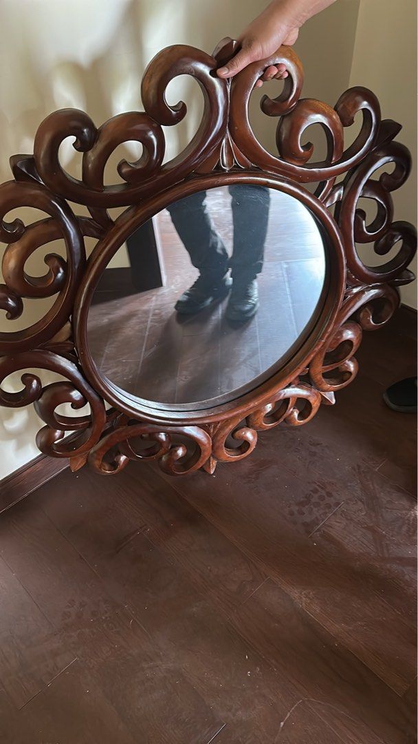 Mirror (Category: Other Home Furniture) located in Kuala Lumpur. Submitted by fatima_azzahra (Listing ID 1457859708, Image 1). Description: .