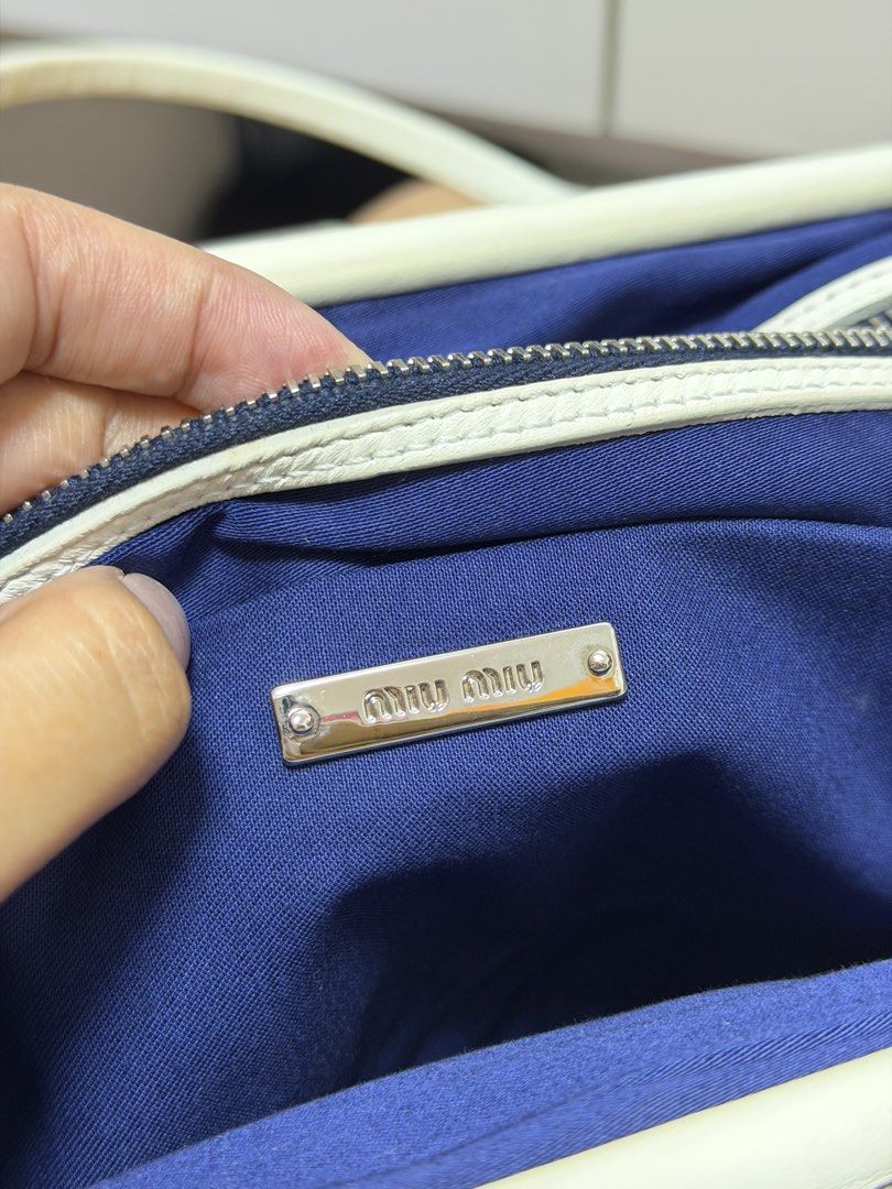 Miu miu Matelasse with Poizon authenticity card (Category: Luxury Bags & Wallets) located in Baguio. Submitted by prlvdbylovie (Listing ID 1457721591, Image 3). Description: Rank SA — Authentic 100% Personal bag bought in japan last July 2026 OPEN FOR TRADE. Dm me 💌.