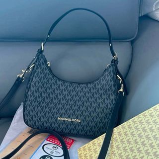 (Category: ) located in . Submitted by stuffs.hellyy (Listing ID 1457894085, Image 1). Description: .