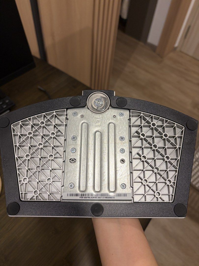 Monitor stand (Category: Monitor Screens) located in Singapore. Submitted by yoshey (Listing ID 1457794056, Image 3). Description: Letting go one spare monitor stand. Silver finish. Sturdy base. Improves ergonomics..