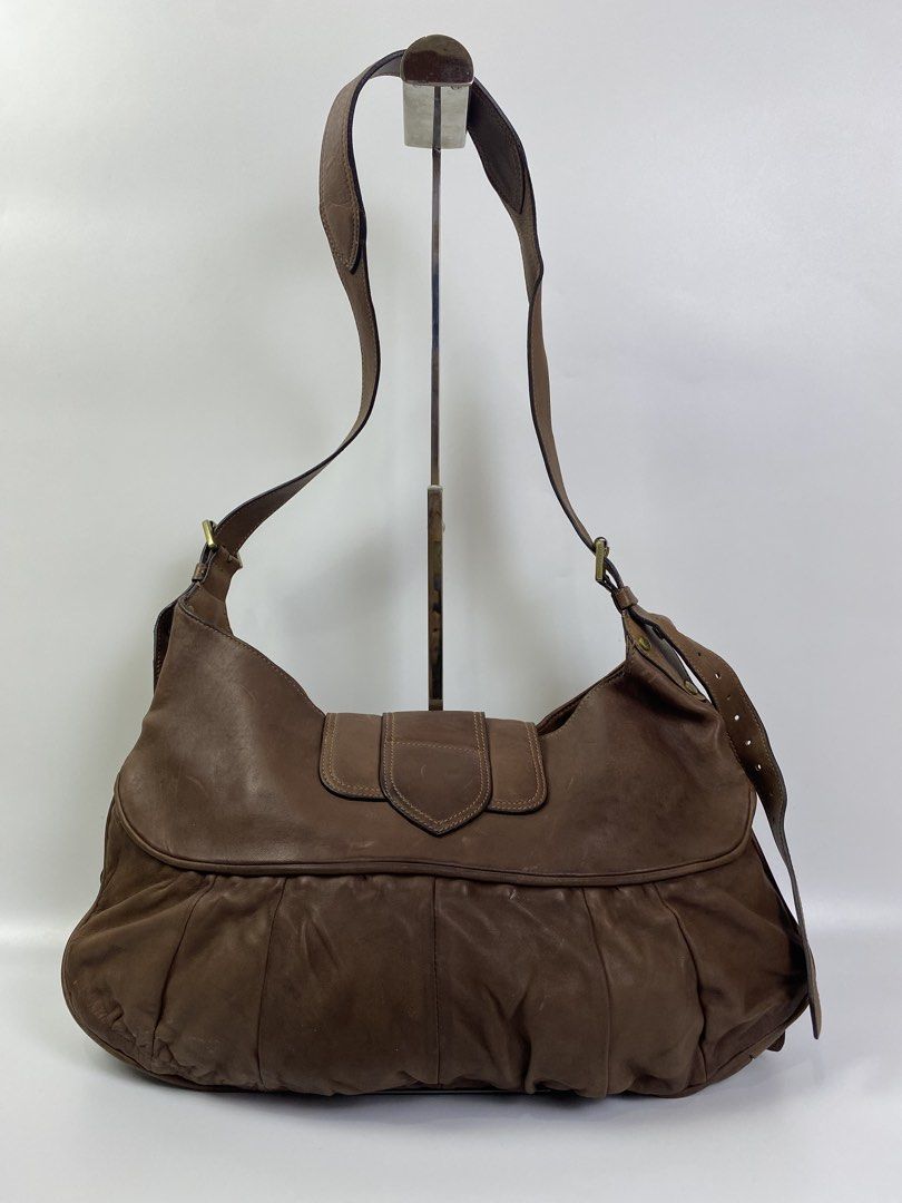 MULBERRY JONI SHOULDER BAGS (Category: Luxury Bags & Wallets) located in Dasmarinas. Submitted by goodbuyartisanal (Listing ID 1457773479, Image 3). Description: Mulberry Joni Shoulder Bags Excellent condition Price : 4000 + ship Pm me.