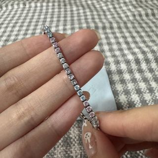 (Category: ) located in . Submitted by kazuee (Listing ID 1457811743, Image 1). Description: .