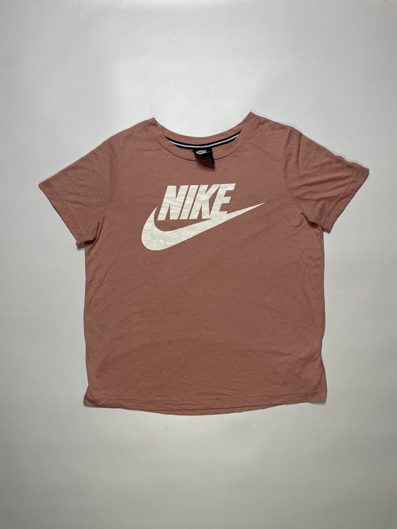 Nike Peach Pink Unisex Shirt (Category: Activewear) located in Dasmarinas. Submitted by just_find_castleton (Listing ID 1457779896, Image 1). Description: Nike Peach Pink Unisex Shirt Size: XL- Medium fits Dimension: Width - 20.5 Length - 25 Condition - 9/10 -Check pics -1-2 days reservation only -Flakers/Bogus will be posted -Add sf -This is thrift item please manage your expectations..
