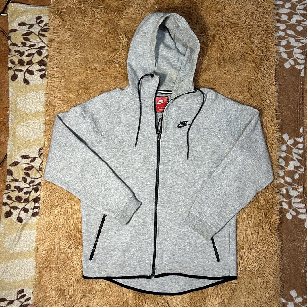 Nike TechFleece Zip-up Hoodie Jacket (Category: Coats, Jackets and Outerwear) located in Manila. Submitted by albrtthriftpicks (Listing ID 1457890375, Image 1). Description: 📍Nike TechFleece Zip-up Hoodie Jacket 23x28 dimes fit to L to XL 9.5/10 condition need deep wash 1,150+sf.