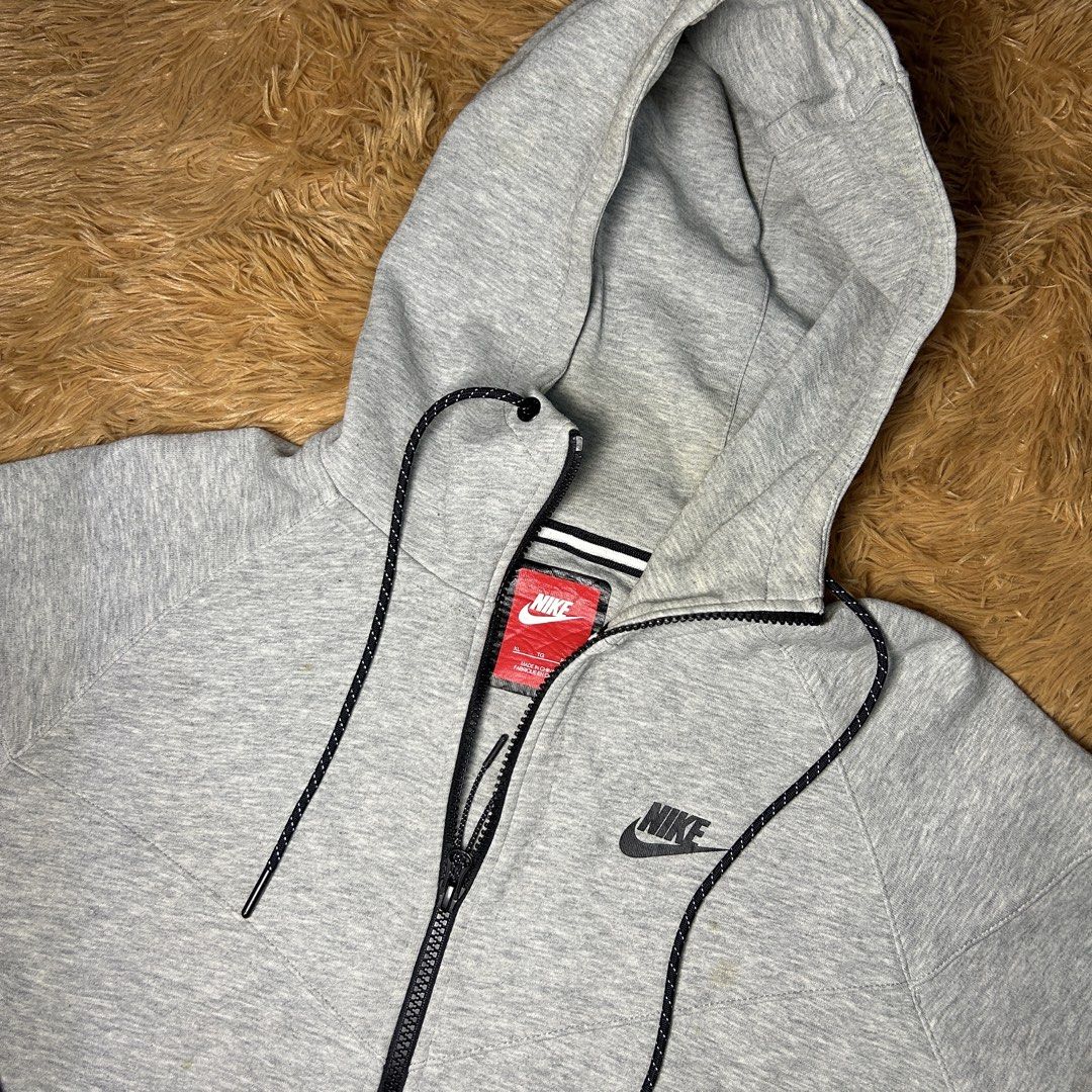 Nike TechFleece Zip-up Hoodie Jacket (Category: Coats, Jackets and Outerwear) located in Manila. Submitted by albrtthriftpicks (Listing ID 1457890375, Image 2). Description: 📍Nike TechFleece Zip-up Hoodie Jacket 23x28 dimes fit to L to XL 9.5/10 condition need deep wash 1,150+sf.