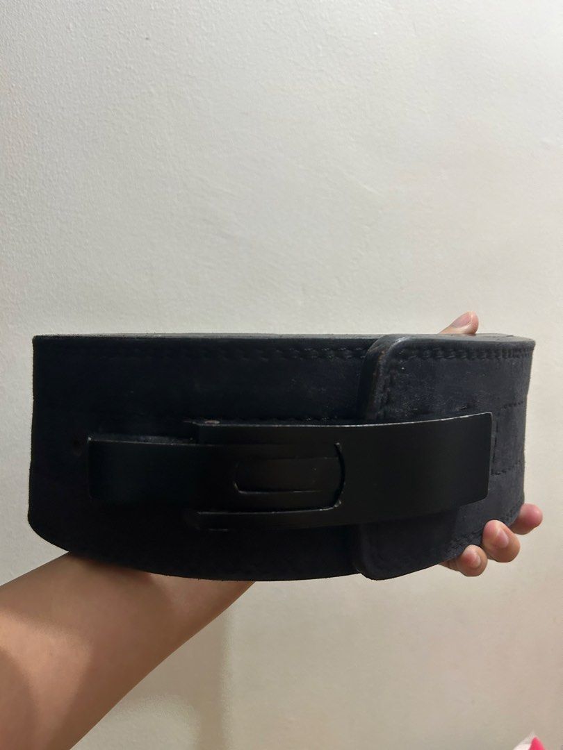 OMR 13mm Lever Belt - Medium (Category: Other Sports Equipment and Supplies) located in Tarlac. Submitted by tino.sells (Listing ID 1457801325, Image 2). Description: FOR SALE: OMR 13mm Lever Belt (Medium) ‼️ * Fits waist: 23”–34” * Bought brand new in-store for ₱4,595 * Selling for ₱3,200 (negotiable) * Used for training + 2 competitions * Barely used and unused since July 2025 Condition: Excellent overall condition. Super minor peeling on the s