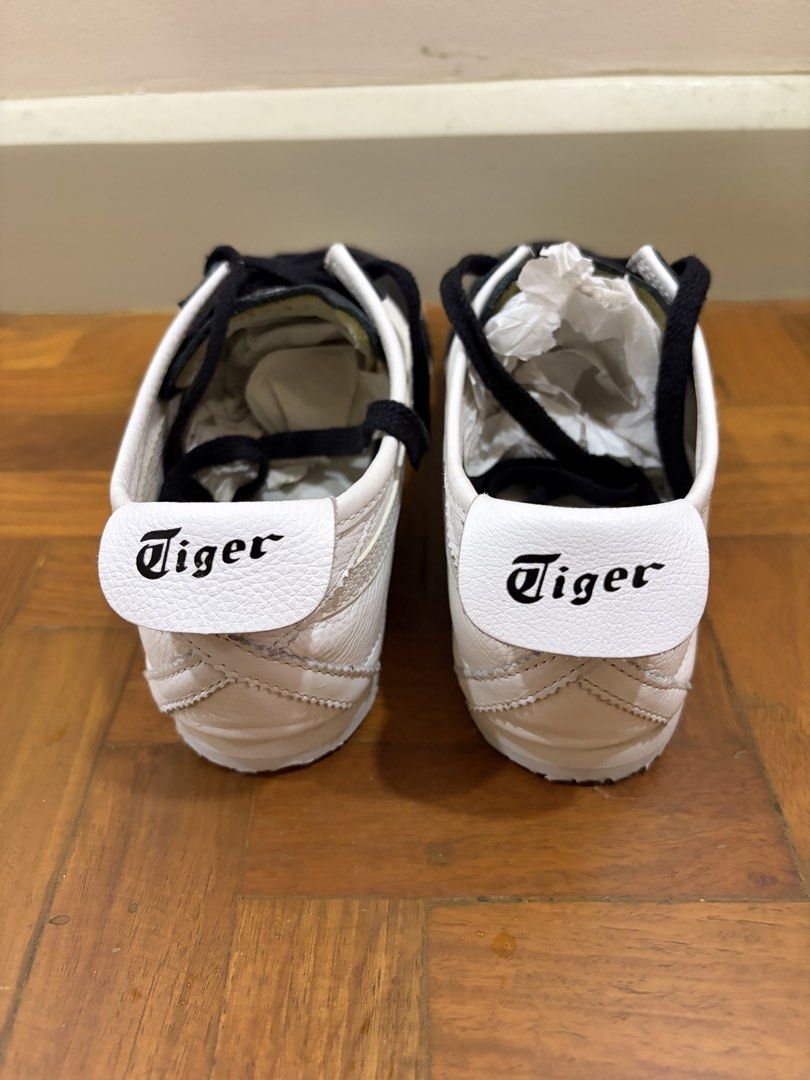 Onitsuka Tiger Mexico 66 (Men’s) (Category: Sneakers) located in Quezon City. Submitted by green.archer (Listing ID 1457847839, Image 3). Description: SALE! Onitsuka Tiger Mexico 66 (Men’s) - Color: White/Black - Size: 8.5 US - Limited Edition - Leather - 100 % Authentic SALE Price: 2,500! Call/Text if Interested: 09209068636.