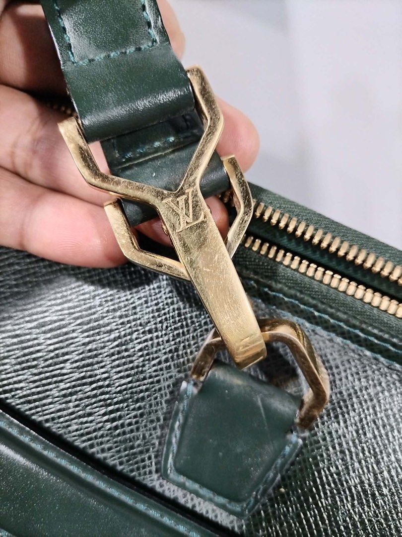 orig lv taiga 7kgs bag (Category: Luxury Bags & Wallets) located in Quezon City. Submitted by jhen141414 (Listing ID 1457724654, Image 3). Description: orig moneyback guaranteed lifetime if proven fake peeowned 2nd hand guaranteed usable test all u want can pick up anytime at timog branch of ours..