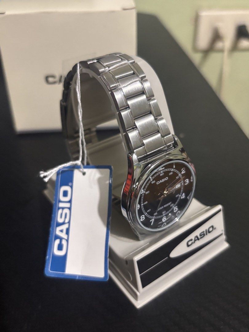 ORIGINAL CASIO MTP-V006D-1B2 (Category: Men's Watches) located in Manila. Submitted by mikaysells (Listing ID 1457813362, Image 2). Description: ORIG PRICE 2,100 selling it for 1700 NEVER WORN ONCE still has plastic and tag see the picture price still negotiable .