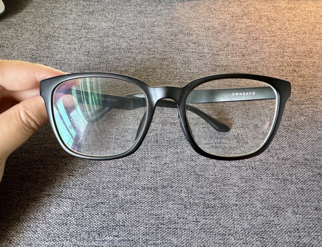 OWNDAYS Black Full Rim Eyeglasses (Category: Sunglasses & Eyewear) located in Caloocan City. Submitted by kc2106 (Listing ID 1457751211, Image 2). Description: - Brand: OWNDAYS - Type: Full rim eyeglasses - Color: Matte black - Lenses: Clear, ready for prescription (replace) - Issue: inside rubber on earside is lightly chipped.