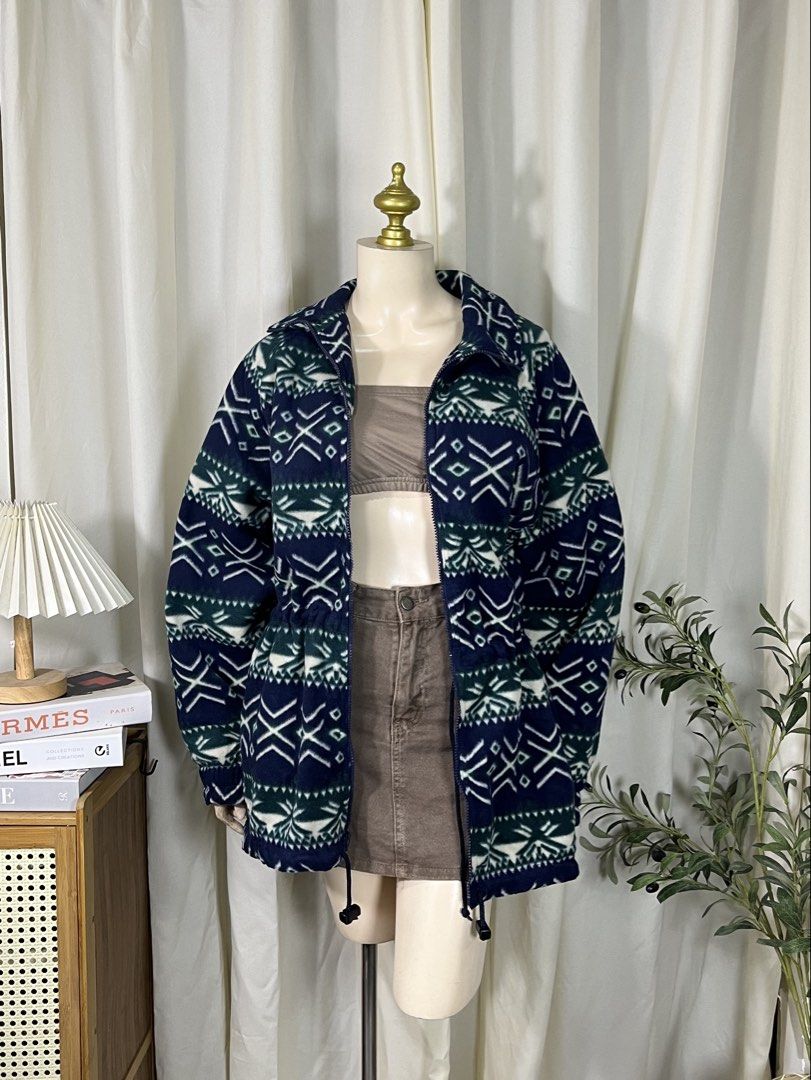 Parka Jacket (Category: Coats, Jackets and Outerwear) located in Mabalacat. Submitted by missy_rose27 (Listing ID 1457851751, Image 1). Description: Parka jacket Size: XL With side pockets .