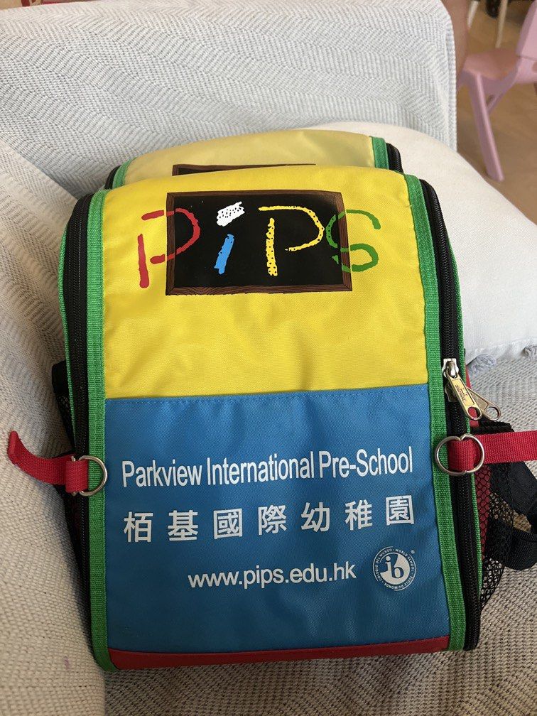 Pips backpack （分類：嬰兒及小童流行時尚）位於 Hong Kong。 由 ekguyshk 提交（商品編號 1457714628，圖片 1）。簡介： Pips back pack 95% new. Only used it for a few months 。